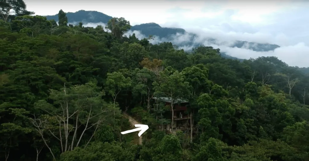 An off-grid home in the mountains of Costa Rica
